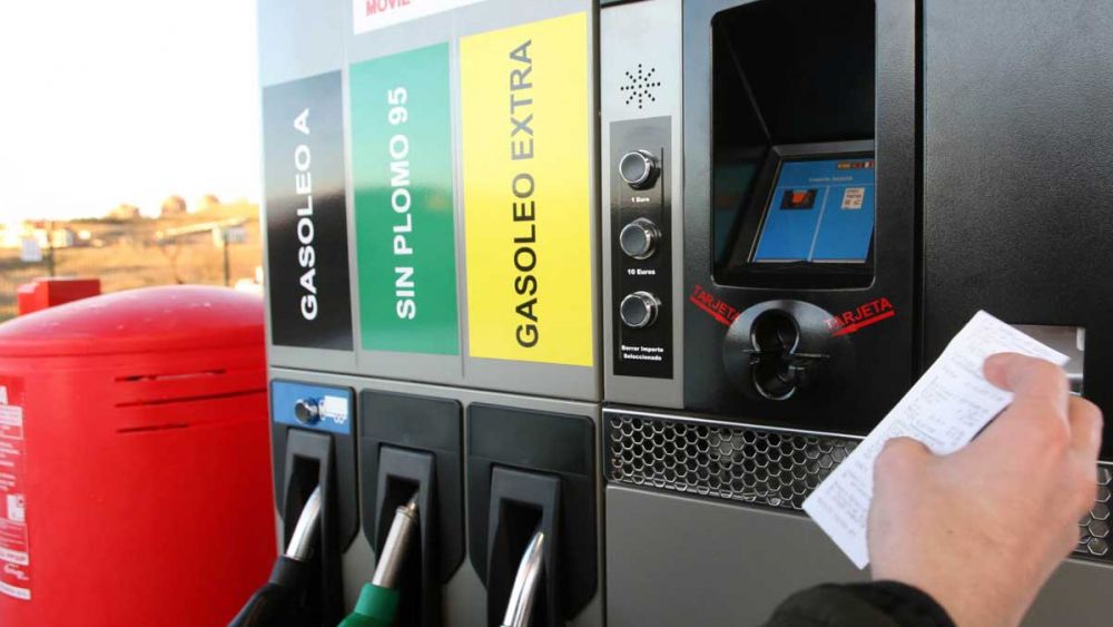 La gasolina 95 llega ya a los dos euros por litro en León La gasolina 95 llega ya a los dos euros por litro en León