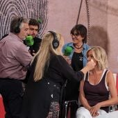 Alsina descubre los secretos del maquillaje en Atresmedia: así trabajan sus maquilladoras