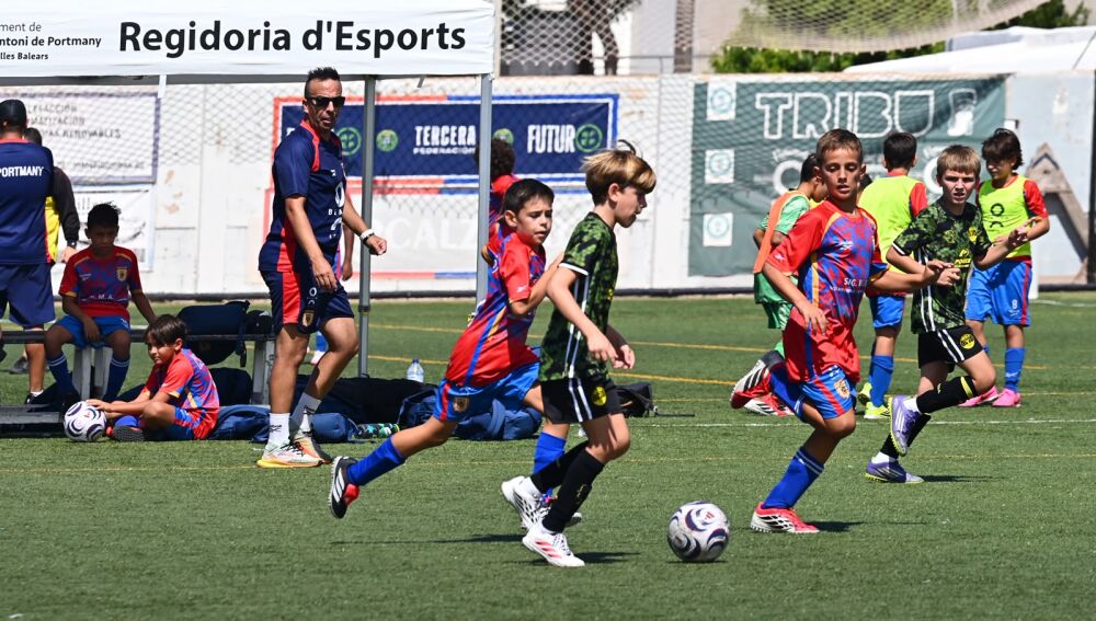 El torneo ha destacado por su buen nivel futbolístico y el compañerismo y deportividad de los participantes