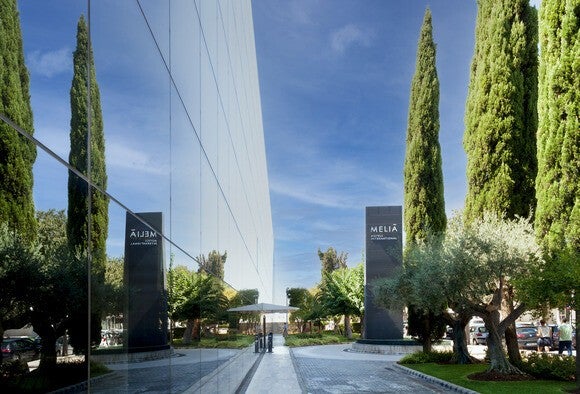 Meliá Hotels International revalida por tercer año consecutivo su posición como la tercera empresa turística más confiable del mundo, según Newsweek y Statista Meliá Hotels International revalida por tercer año consecutivo su posición como la tercera empresa turística más confiable del mundo, según Newsweek y Statista
