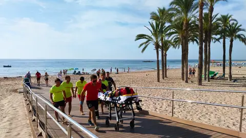Las playas accesibles de Villajoyosa atienden a más de 9.200 usuarios este verano Las playas accesibles de Villajoyosa atienden a más de 9.200 usuarios este verano