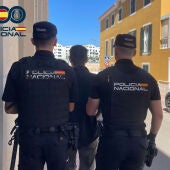 Detenido en Ciutadella un hombre acusado de vender marihuana a menores en la playa