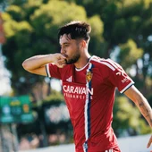 Jardí celebra su golazo en el estadio de Torremolinos Jardí celebra su golazo en el estadio de Torremolinos