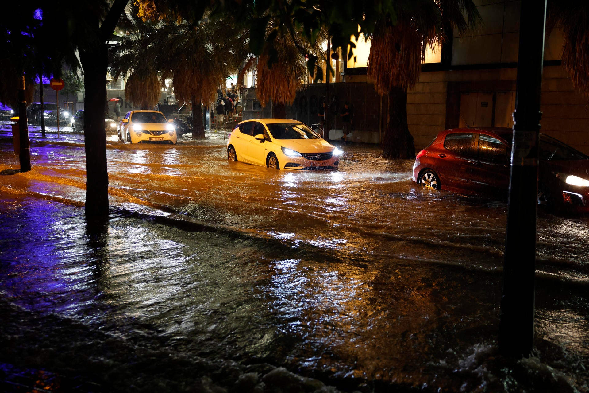 La Comunitat Valenciana activa el nivel 1 del plan de inundaciones, Murcia suspende las clases en 15 municipios y Almería en tres La Comunitat Valenciana activa el nivel 1 del plan de inundaciones, Murcia suspende las clases en 15 municipios y Almería en tres