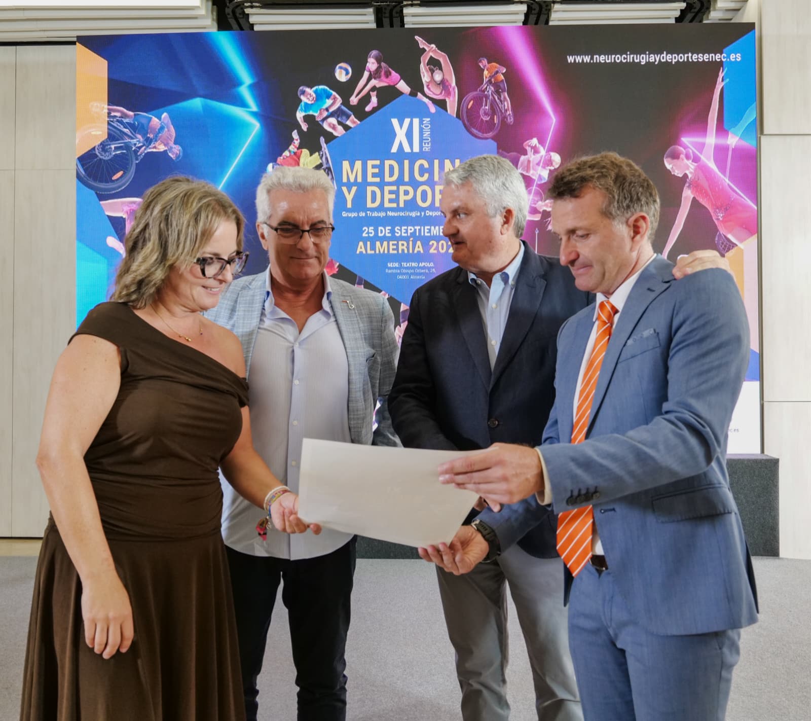 El Teatro Apolo de Almería reunirá a grandes figuras del deporte en la XI Reunión Medicina y Deporte El Teatro Apolo de Almería reunirá a grandes figuras del deporte en la XI Reunión Medicina y Deporte