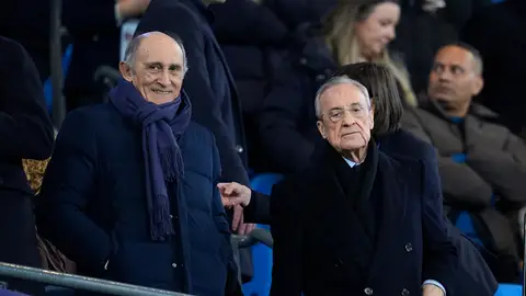 Imagen de archivo de Florentino Pérez junto a Pirri. Imagen de archivo de Florentino Pérez junto a Pirri.