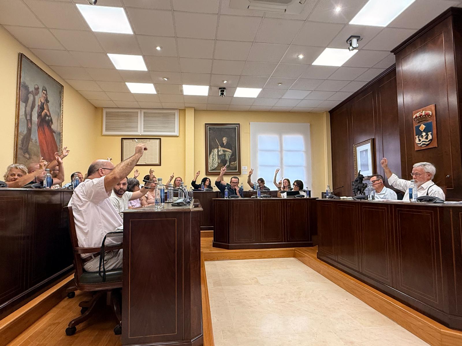 Los grupos políticos de Villajoyosa respaldan al sector pesquero local durante la sesión plenaria Los grupos políticos de Villajoyosa respaldan al sector pesquero local durante la sesión plenaria