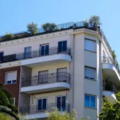 Vista del edificio en el barrio de Chamberí donde está situado el ático que ha adquirido la empresa pública Planifica Madrid Vista del edificio en el barrio de Chamberí donde está situado el ático que ha adquirido la empresa pública Planifica Madrid