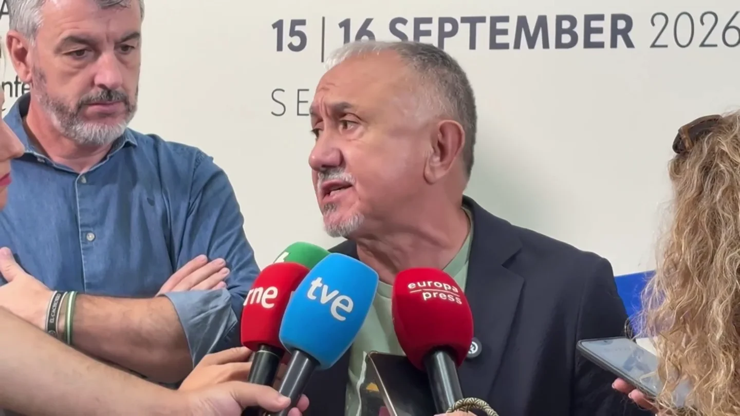 Pepe Álvarez (UGT) carga contra Vivas y las comunidades por los menores de Ceuta: "Es un verdadero escándalo" Pepe Álvarez (UGT) carga contra Vivas y las comunidades por los menores de Ceuta: "Es un verdadero escándalo"