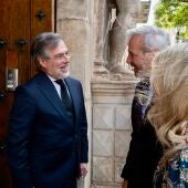 El presidente del TSJA, Juan José Carbonero, recibe al presidente Azcón en el palacio de los Condes de Morata