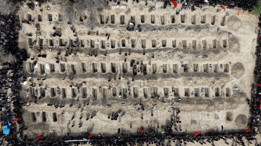 Audio: Diana Rodr&iacute;guez Pretel / Imagen: Ircs - Europa Press Ceremonia f&uacute;nebre por las alumnas de la escuela de primaria de Minab (Ir&aacute;n)