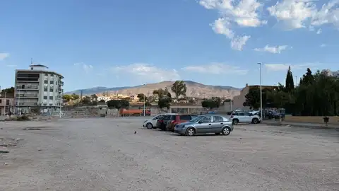 Desde este jueves no se puede aparcar en el aparcamiento provisional de la Calle Altea, junto al colegio Poble Nou de Villajoyo Desde este jueves no se puede aparcar en el aparcamiento provisional de la Calle Altea, junto al colegio Poble Nou de Villajoyo