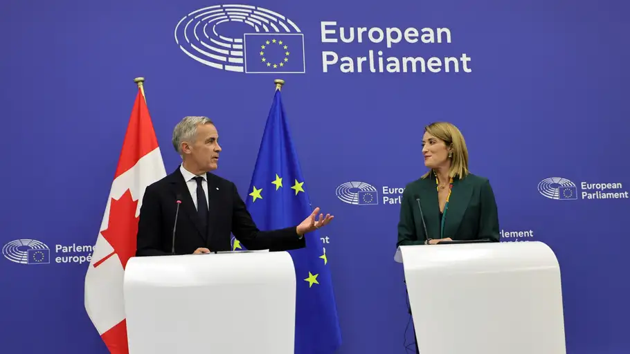 El primer ministro canadiense, Mark Carney, junto a la presidenta del Parlamento Europeo, Roberta Metsola El primer ministro canadiense, Mark Carney, junto a la presidenta del Parlamento Europeo, Roberta Metsola