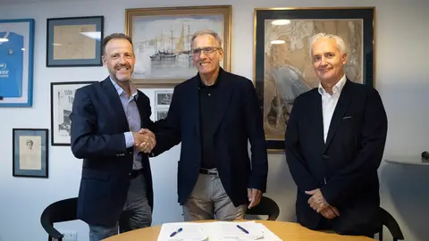 Un momento de la firma del convenio entre la Universidad de Mallorca y el Grupo Policlínica Un momento de la firma del convenio entre la Universidad de Mallorca y el Grupo Policlínica