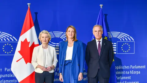 Ursula von der Leyen, Roberta Metsola y Mark Carney ayer miércoles 16 de septiembre en el Parlamento Europeo. Ursula von der Leyen, Roberta Metsola y Mark Carney ayer miércoles 16 de septiembre en el Parlamento Europeo.