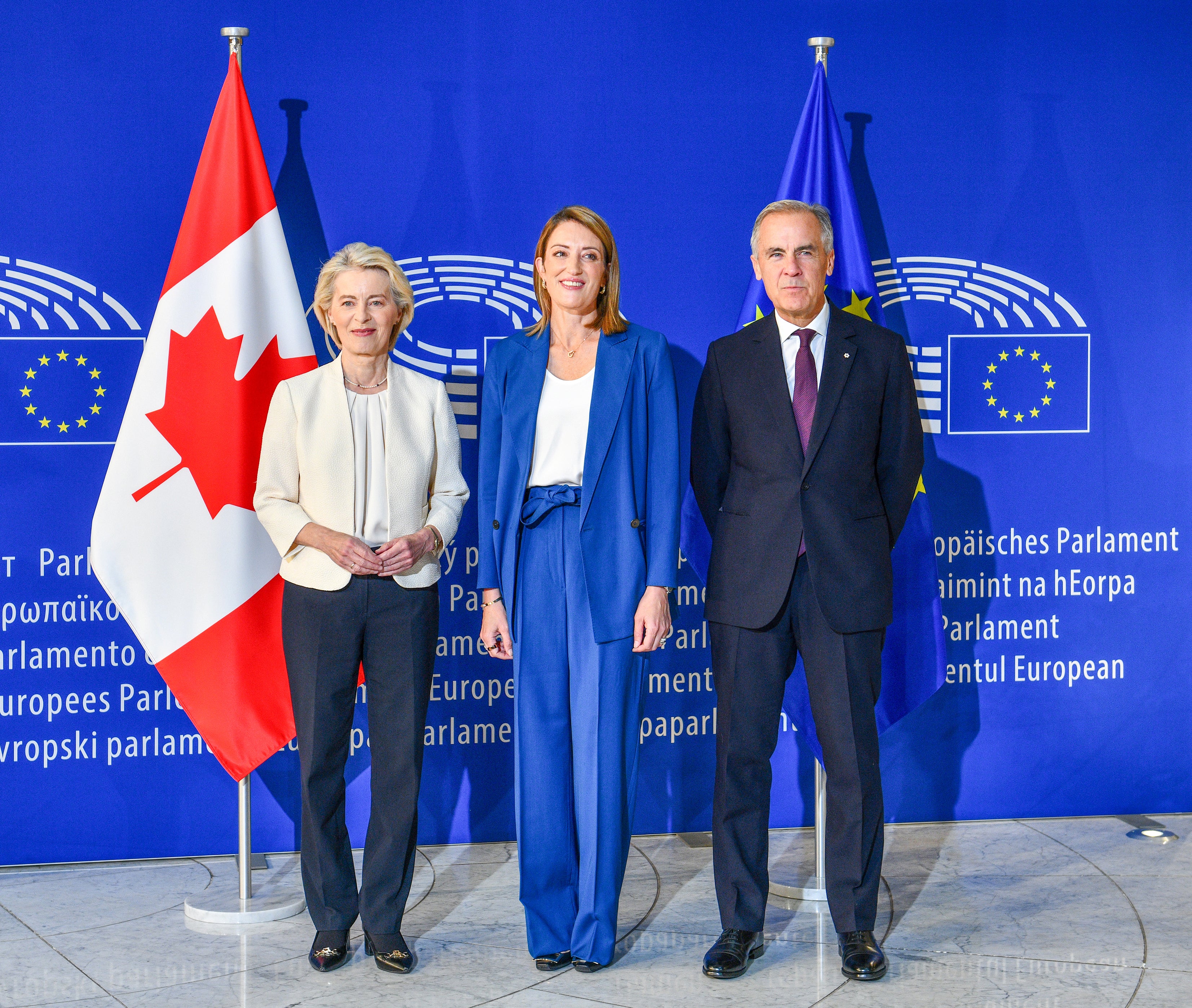 Ursula von der Leyen, Roberta Metsola y Mark Carney ayer miércoles 16 de septiembre en el Parlamento Europeo. Ursula von der Leyen, Roberta Metsola y Mark Carney ayer miércoles 16 de septiembre en el Parlamento Europeo.