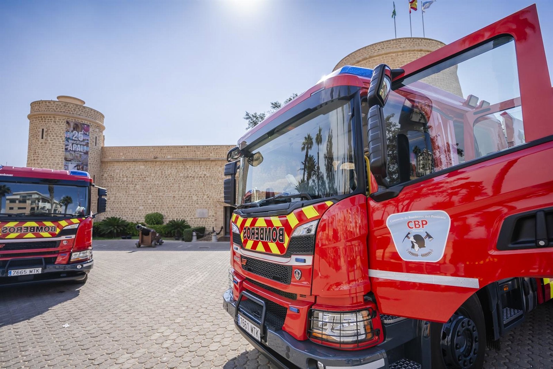 Dos heridos en un incendio en un piso de Roquetas de Mar Dos heridos en un incendio en un piso de Roquetas de Mar