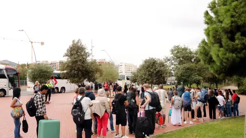 Rodalies manté tallada la circulació de les línies R2, R2 Nord i R11 entre Sant Andreu i Montcada i Reixac per un nou esvoranc Rodalies manté tallada la circulació de les línies R2, R2 Nord i R11 entre Sant Andreu i Montcada i Reixac per un nou esvoranc