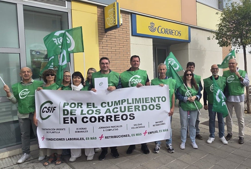 CSIF se moviliza en Guadalajara para denunciar la falta de personal en Correos CSIF se moviliza en Guadalajara para denunciar la falta de personal en Correos