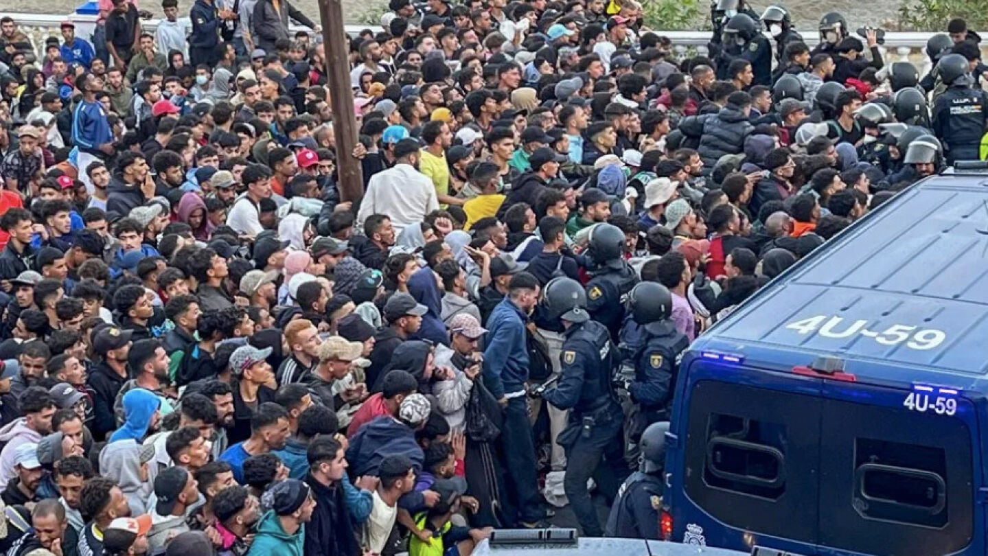 Tensi&oacute;n en el traslado de migrantes