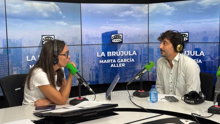 Toni Rold&aacute;n con Marta Garc&iacute;a Aller 