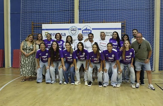 Iván Gil: "En el San Pablo tenemos un grupo de jugadoras con una ilusión tremenda por seguir haciendo historia" Iván Gil: "En el San Pablo tenemos un grupo de jugadoras con una ilusión tremenda por seguir haciendo historia"