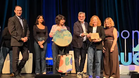 Entrega del Indalo a representantes de Quebec Entrega del Indalo a representantes de Quebec