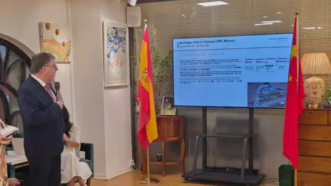 Villena acuerda con la Cámara de Comercio de Shangai un encuentro bilateral entre empresas. Villena acuerda con la Cámara de Comercio de Shangai un encuentro bilateral entre empresas.