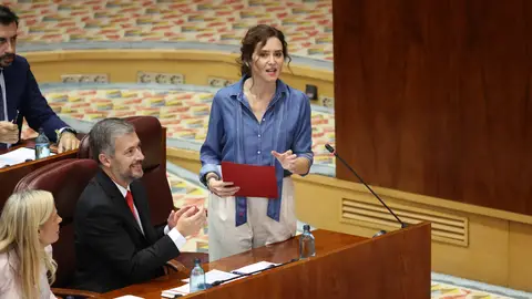 La presidenta de la Comunidad de Madrid, Isabel Díaz Ayuso, durante una sesión plenaria de la región La presidenta de la Comunidad de Madrid, Isabel Díaz Ayuso, durante una sesión plenaria de la región