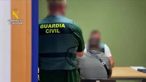 Detenido en Gipuzkoa ante la Guardia Civil Detenido en Gipuzkoa ante la Guardia Civil