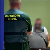Detenido en Gipuzkoa ante la Guardia Civil Detenido en Gipuzkoa ante la Guardia Civil