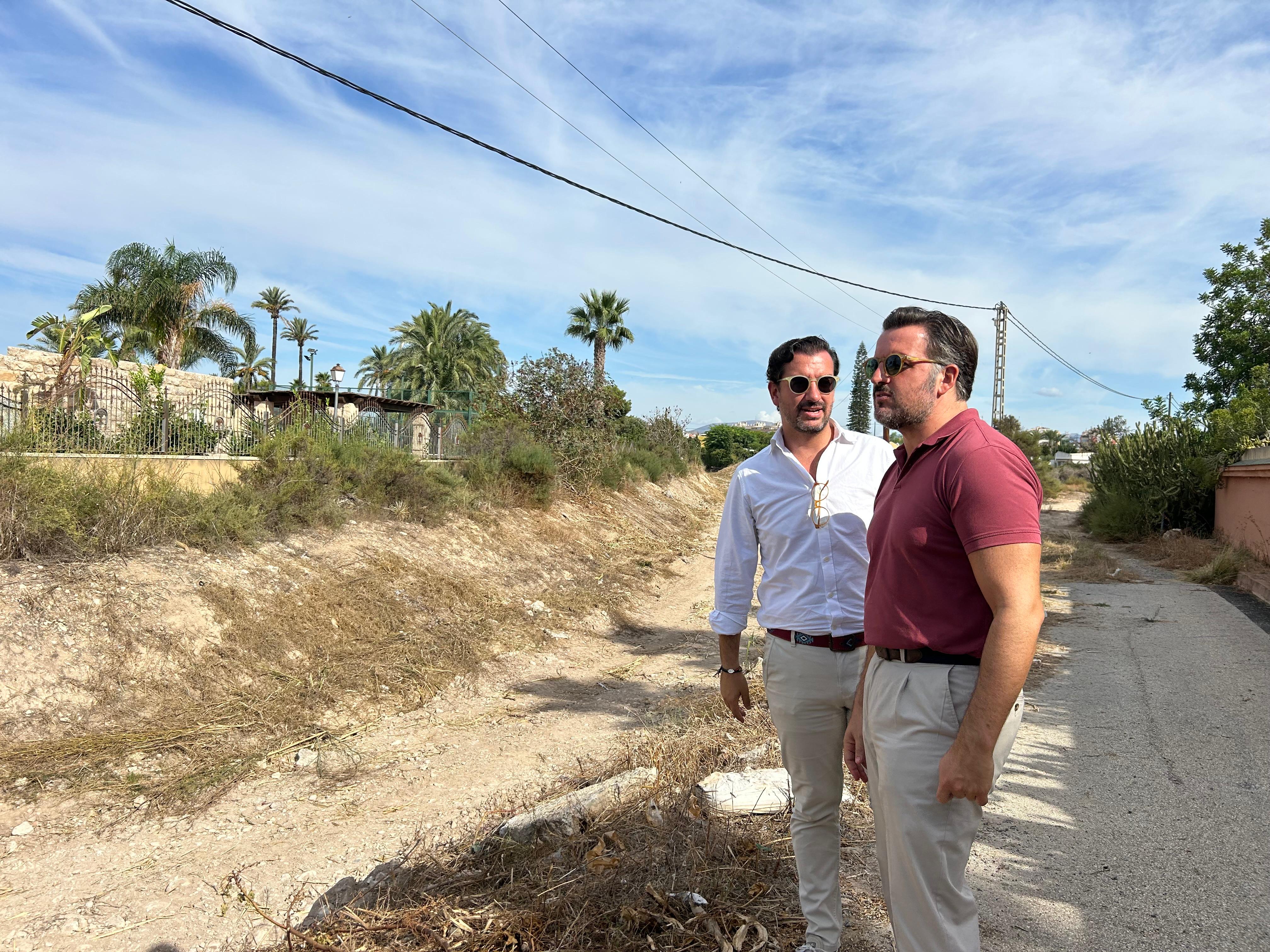 Elche refuerza la limpieza de los barrancos ante posibles episodios de lluvias Elche refuerza la limpieza de los barrancos ante posibles episodios de lluvias