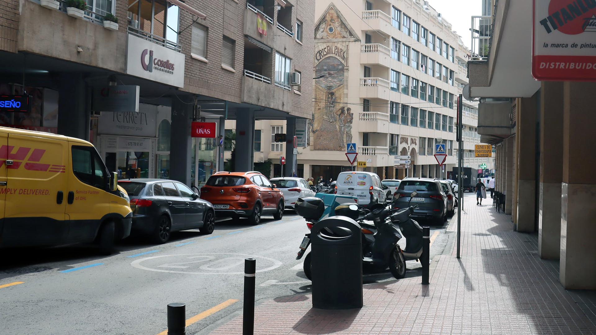 Benidorm asfalta a partir del domingo y en horario nocturno la parte alta de la calle Ruzafa Benidorm asfalta a partir del domingo y en horario nocturno la parte alta de la calle Ruzafa