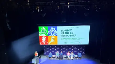 Familiares y pacientes con alzheimer denuncian en València que el sistema público de atención está "desbordado". Familiares y pacientes con alzheimer denuncian en València que el sistema público de atención está "desbordado".