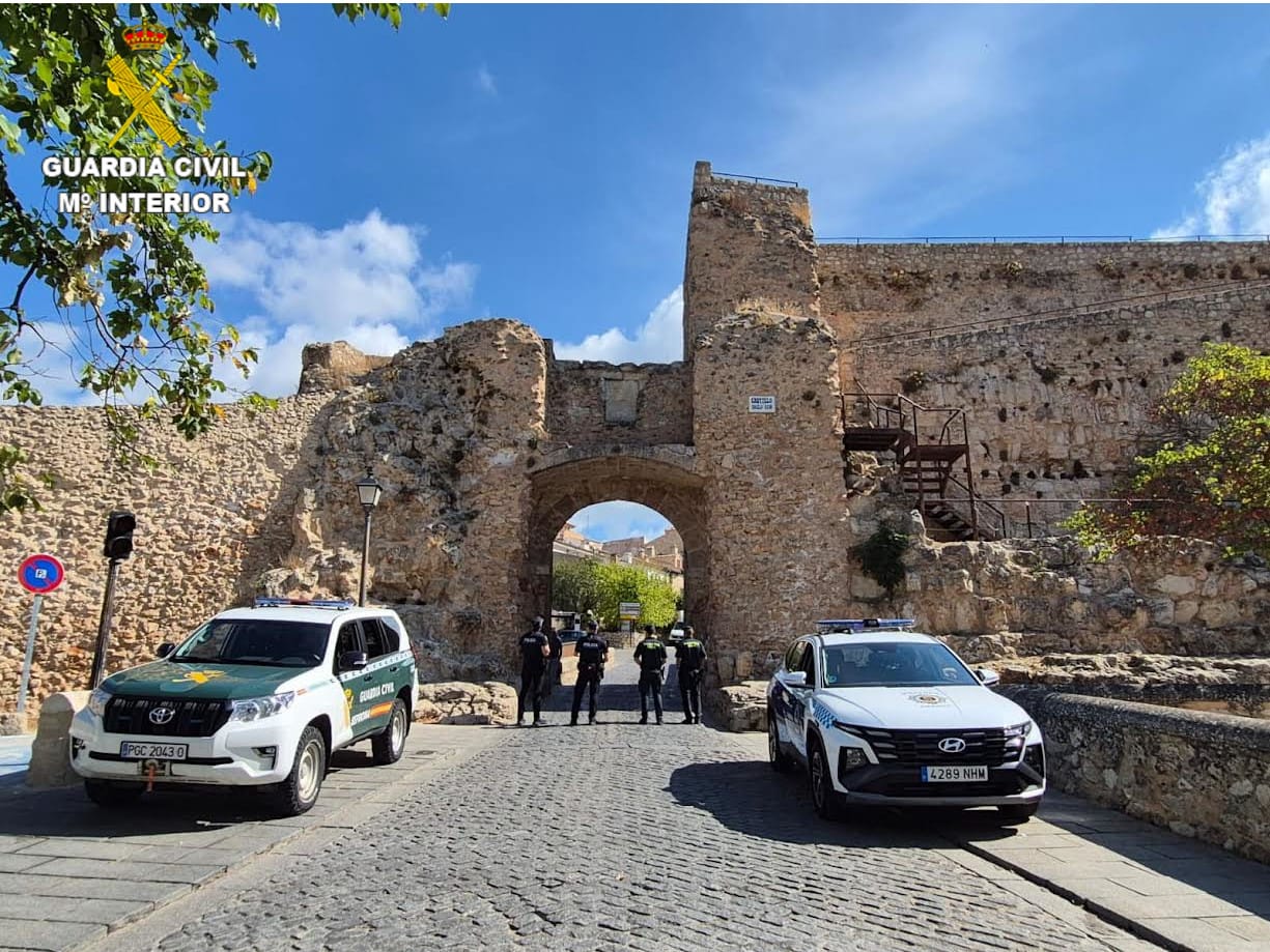 La Guardia Civil refuerza su compromiso con el patrimonio histórico de Cuenca La Guardia Civil refuerza su compromiso con el patrimonio histórico de Cuenca