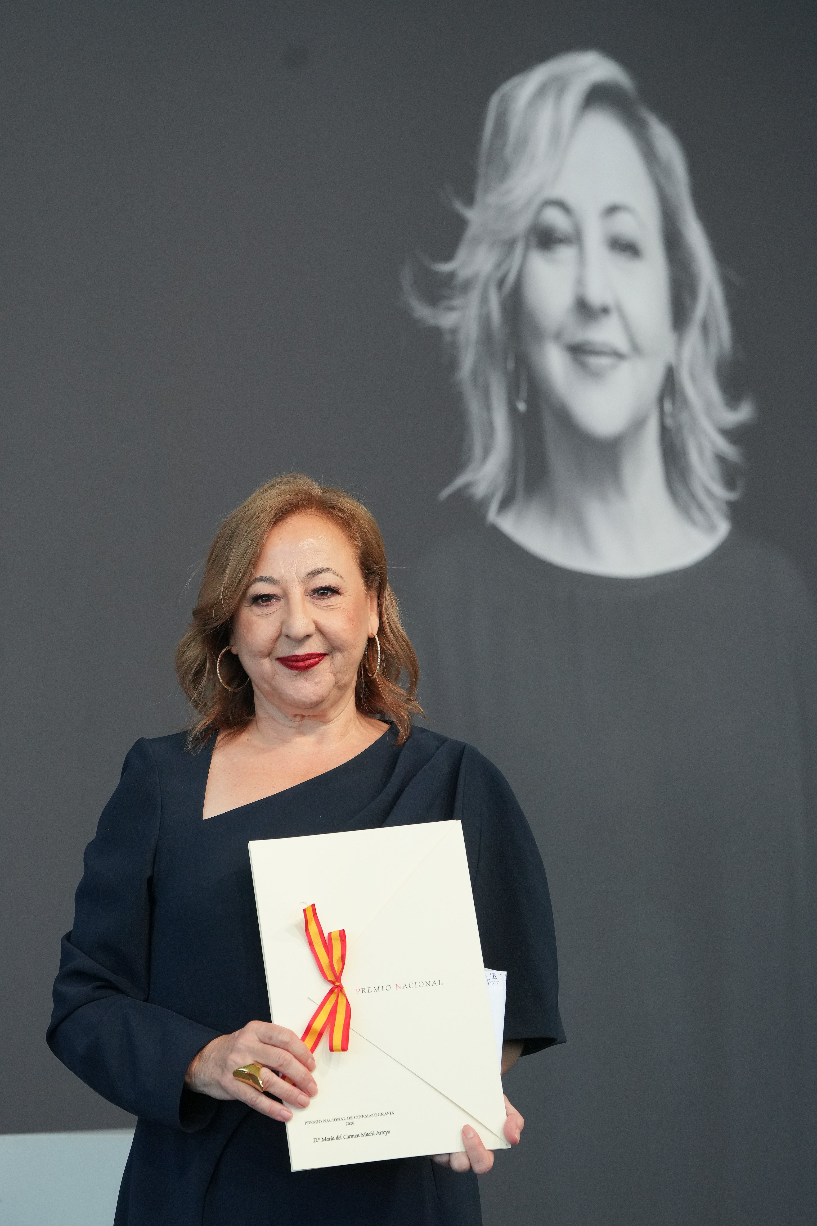 Carmen Machi recibe el Premio Nacional de Cinematografía y defiende el "universo femenino de la mujer madura" Carmen Machi recibe el Premio Nacional de Cinematografía y defiende el "universo femenino de la mujer madura"