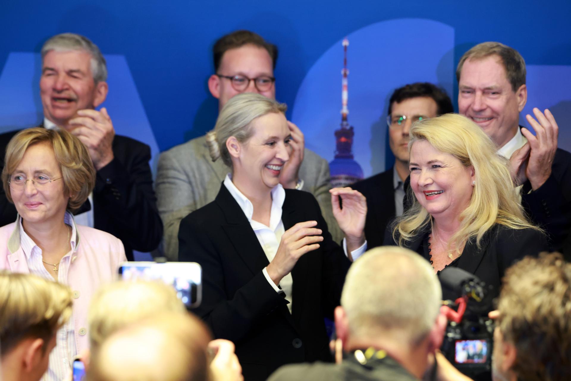 Miembros del partido AfD celebran la victoria Miembros del partido AfD celebran la victoria
