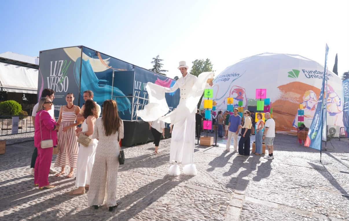 El espectáculo ‘Luz y Verso’ llega a Ronda para acercar al público cuatro siglos de historia del arte El espectáculo ‘Luz y Verso’ llega a Ronda para acercar al público cuatro siglos de historia del arte