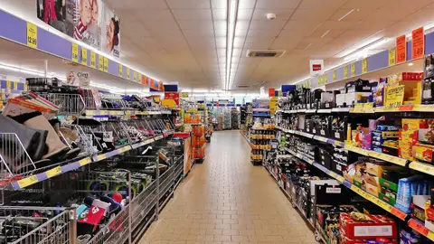 Imagen de archivo del pasillo de un supermercado Imagen de archivo del pasillo de un supermercado