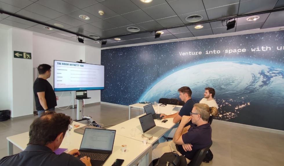 El aeropuerto de Castellón busca cuatro nuevas ‘start-ups’ para la incubadora de la Agencia Espacial Europea El aeropuerto de Castellón busca cuatro nuevas ‘start-ups’ para la incubadora de la Agencia Espacial Europea