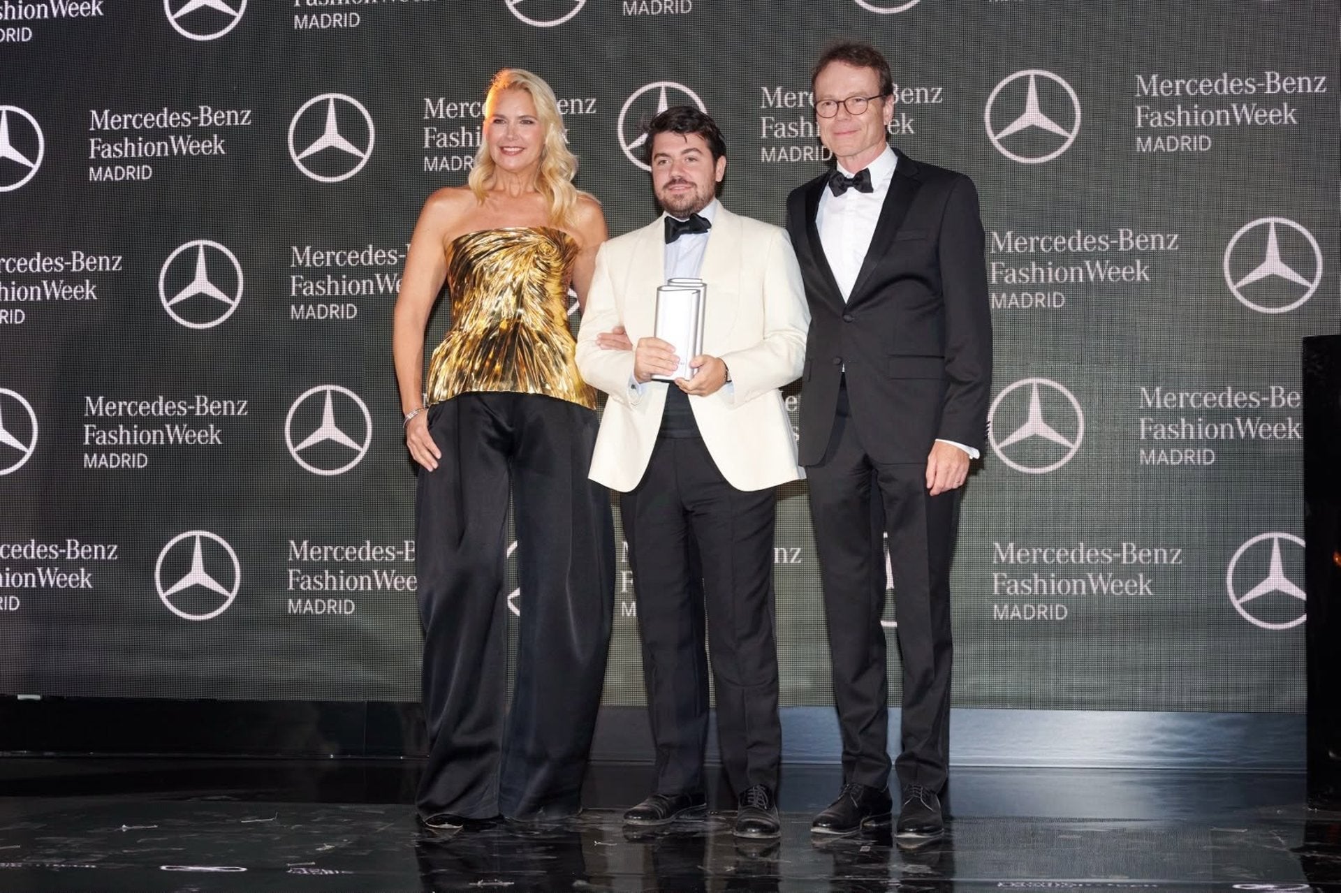 La firma extremeña Redondo Brand se alza con el Premio Mercedes-Benz a la Mejor Colección La firma extremeña Redondo Brand se alza con el Premio Mercedes-Benz a la Mejor Colección