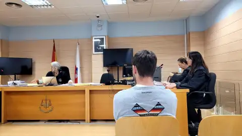 Los dos acusados por la muerte del joven asturiano en Potes en 2020 no llegan a un acuerdo e irán juicio en diciembre Los dos acusados por la muerte del joven asturiano en Potes en 2020 no llegan a un acuerdo e irán juicio en diciembre