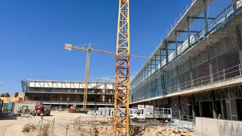 Inician las obras del nuevo aparcamiento en el Hospital Universitario Marina Baixa, con capacidad para más de 400 vehículos Inician las obras del nuevo aparcamiento en el Hospital Universitario Marina Baixa, con capacidad para más de 400 vehículos