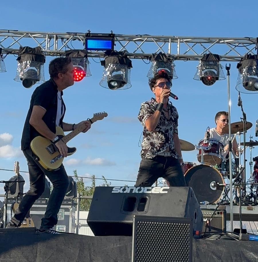 Los oriolanos Glaziar encienden el festival Tardeada Orihuela con su nuevo tema conceptual: 'Distorsión' Los oriolanos Glaziar encienden el festival Tardeada Orihuela con su nuevo tema conceptual: 'Distorsión'