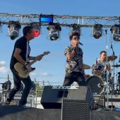Los oriolanos Glaziar encienden el festival Tardeada Orihuela con su nuevo tema: 'Distorsión'