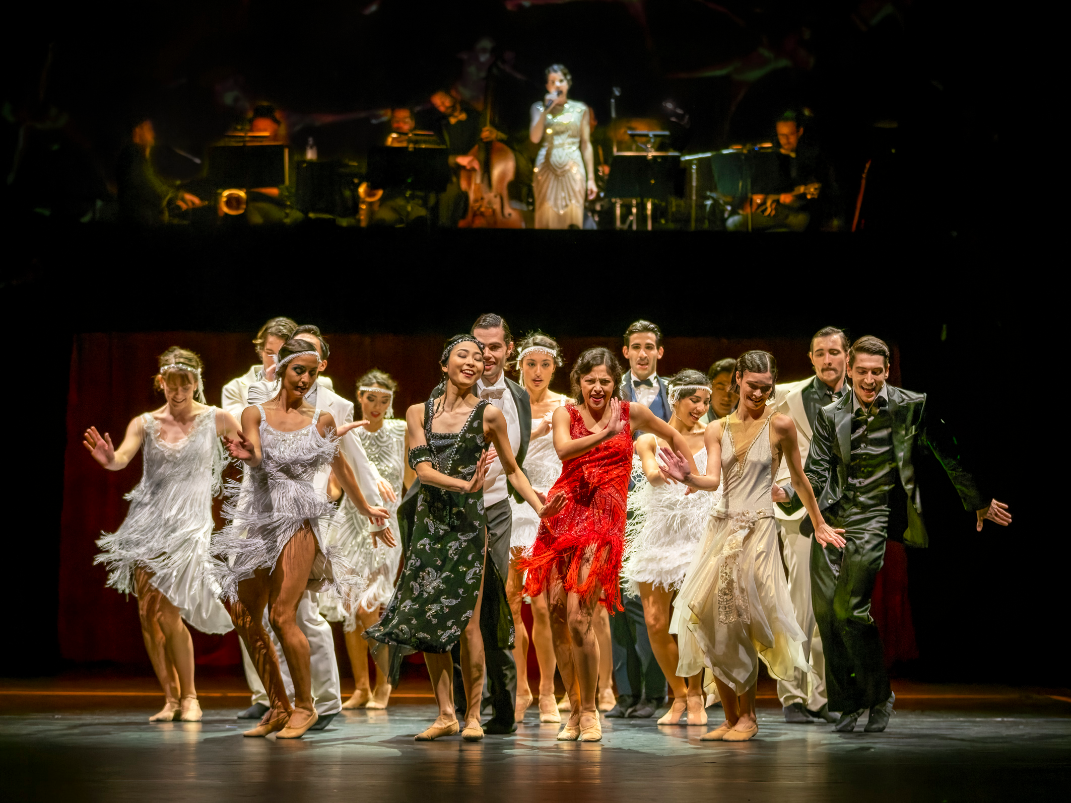 El coreógrafo Enrique Gasa Valga presenta en el Teatro del Soho CaixaBank su adaptación de El Gran Gatsby a través de la danza, con música y voz en directo El coreógrafo Enrique Gasa Valga presenta en el Teatro del Soho CaixaBank su adaptación de El Gran Gatsby a través de la danza, con música y voz en directo