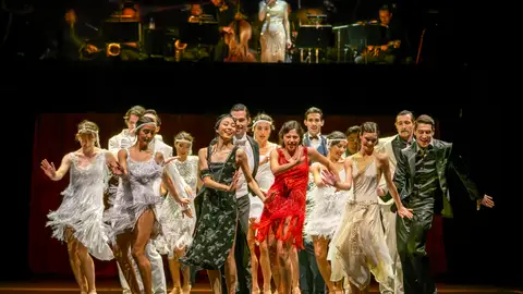 El coreógrafo Enrique Gasa Valga presenta en el Teatro del Soho CaixaBank su adaptación de El Gran Gatsby a través de la danza, con música y voz en directo El coreógrafo Enrique Gasa Valga presenta en el Teatro del Soho CaixaBank su adaptación de El Gran Gatsby a través de la danza, con música y voz en directo