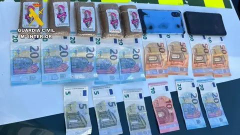 Detenido un conductor cuando circulaba por la A-66 a la altura de Plasencia con medio kilo de hachís Detenido un conductor cuando circulaba por la A-66 a la altura de Plasencia con medio kilo de hachís
