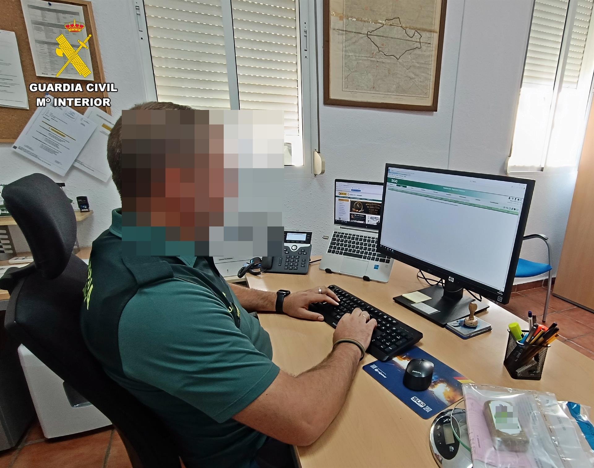 Detenido un vecino de Los Santos de Maimona que conducía un vehículo con casi 100 gramos de hachís ocultos Detenido un vecino de Los Santos de Maimona que conducía un vehículo con casi 100 gramos de hachís ocultos