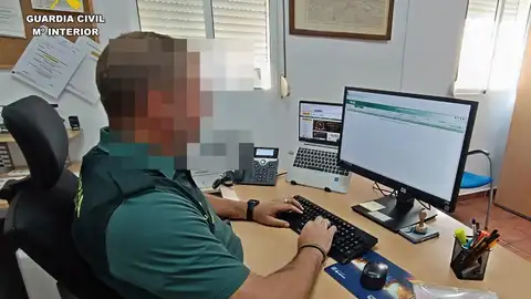 Detenido un vecino de Los Santos de Maimona que conducía un vehículo con casi 100 gramos de hachís ocultos Detenido un vecino de Los Santos de Maimona que conducía un vehículo con casi 100 gramos de hachís ocultos